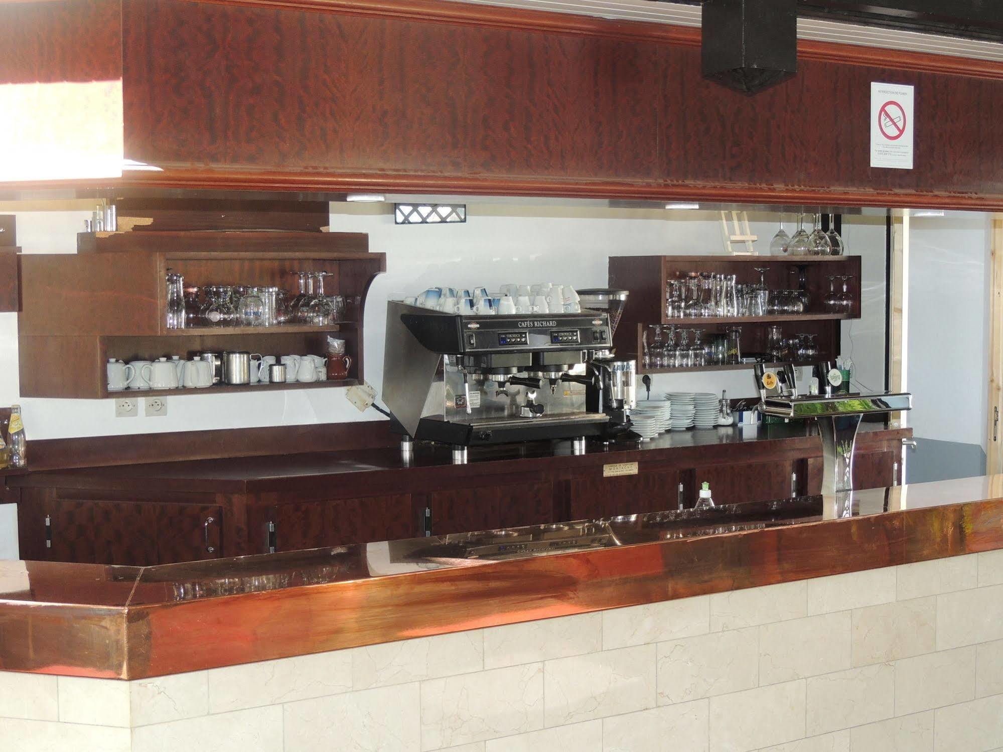 Ibis Budget Saint-Ouen-L'Aumone Exterior foto